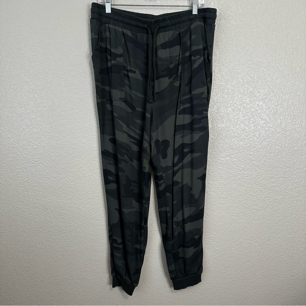 Splendid Green Camo Elastic Waist Pull On Jogger Pants, Size XL